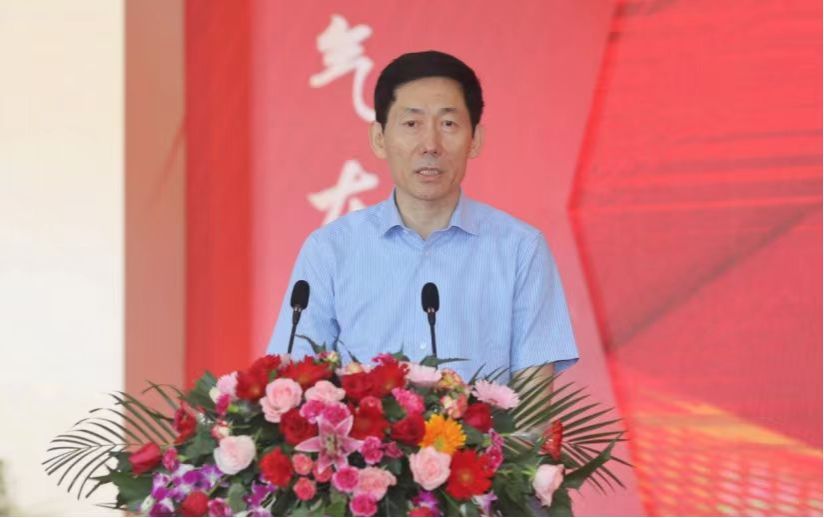 王伟.jpg