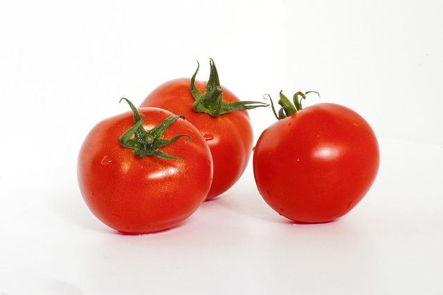 a-tomato-877019_640.jpg a-tomato-877019_640.jpg